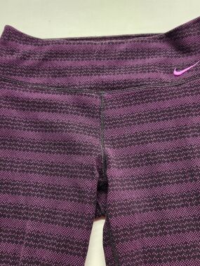 Nike Women’s Purple Patterned Leggings